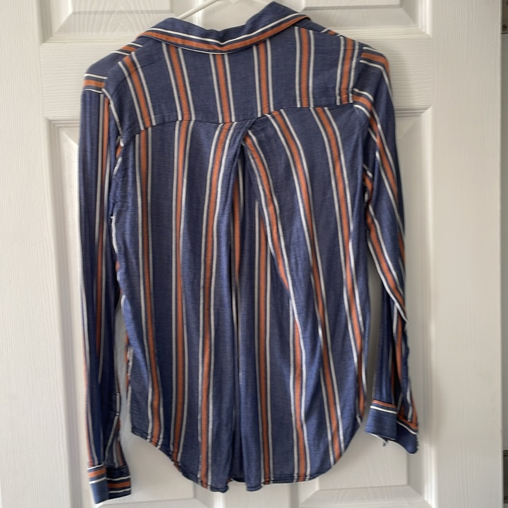Universal Thread Striped Button Front Top - Picture 4 of 6